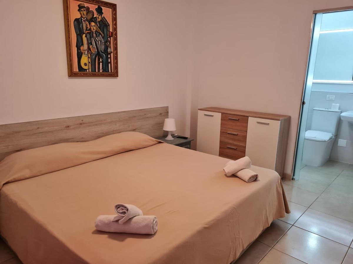 Habitaciones Nathaly Armenime Zewnętrze zdjęcie